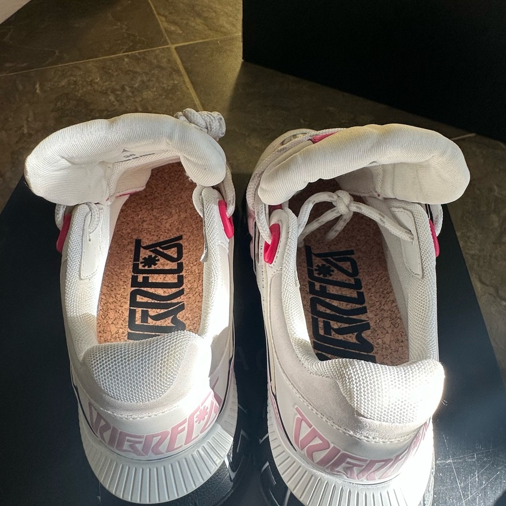 Brand new Versace Trigeca sneakers - Picture 7 of 7